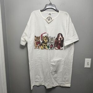 Prints of tails vintage women's shirt one size beige cats and dogs Chris…